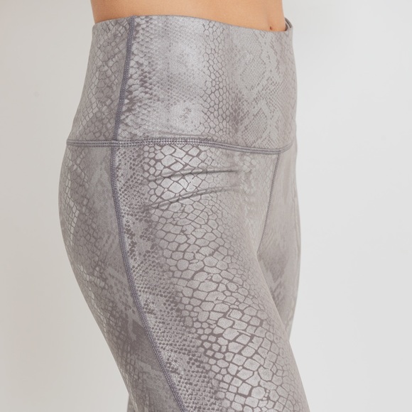 NWT! 🥰 Snake Print High Waisted Legging Pants - Picture 3 of 7